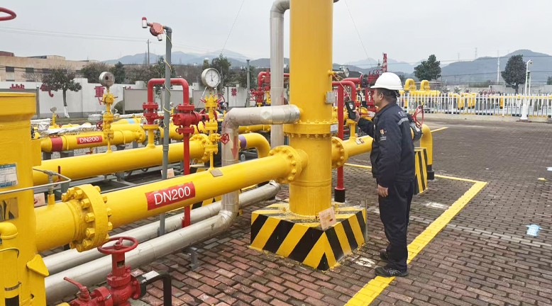 寒潮里的“烟火气”，有他们在默默地温情守护