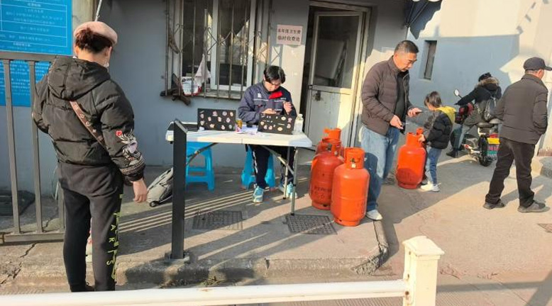 安全有保障 华润兴光开展液化气瓶集中回收服务