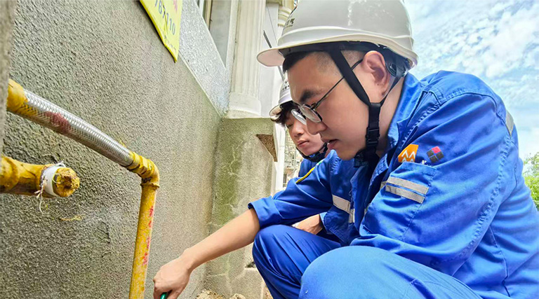 高温下的燃气人群像:以滚烫坚守,护一城烟火绵长